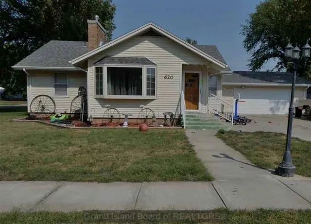 620 Hale St, Ansley, NE 68814