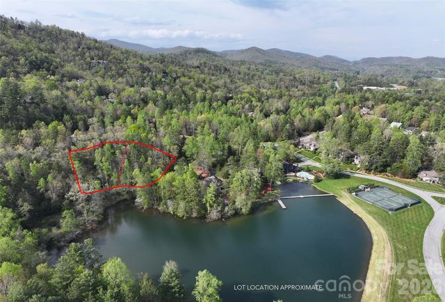 Trailside Ct, Brevard, NC 28712
