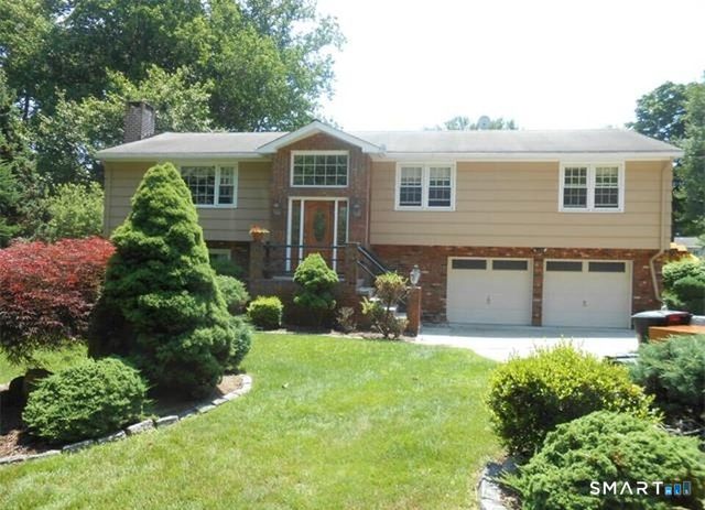 131 Old Elm Rd, Fairfield, CT 06825