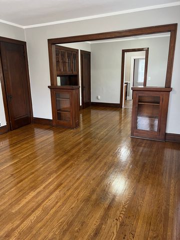 1145 Raymond Ave #4, Saint Paul, MN 55108