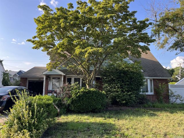 137 Orchid Road, Levittown, NY 11756