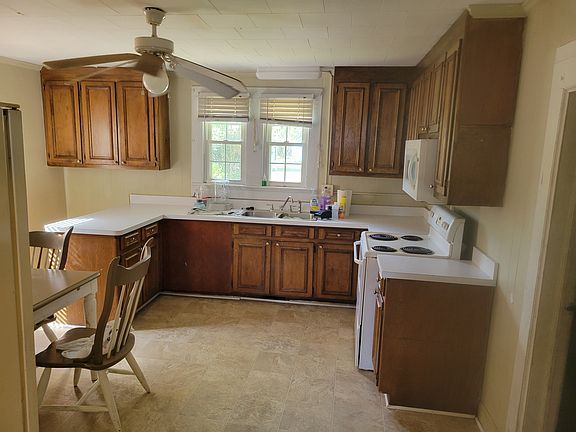 400 W  Center St, Center st, NC 27813