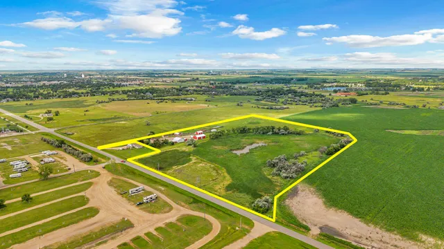 3155 1/2 S  387th Ave, Aberdeen, SD 57401