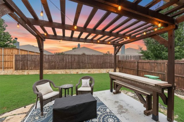 1305 Cheyenne Dr, Aubrey, TX 76227