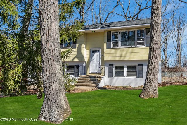 38 Spruce Road, Howell, NJ 07731