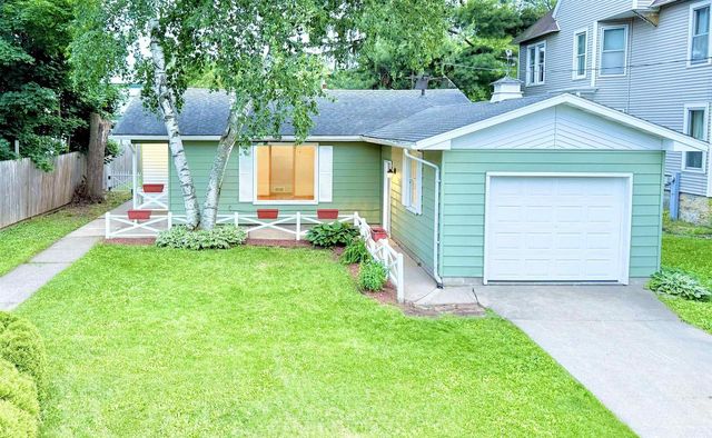 275 Broadway Street, Prairie Du Sac, WI 53578