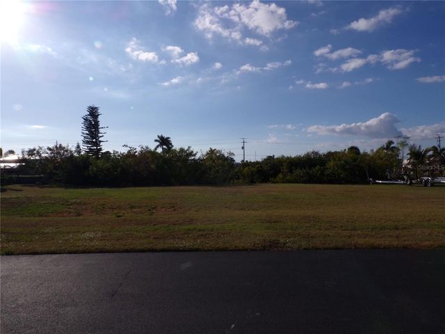 4421 Pelican Pointe Dr, Punta Gorda, FL 33950