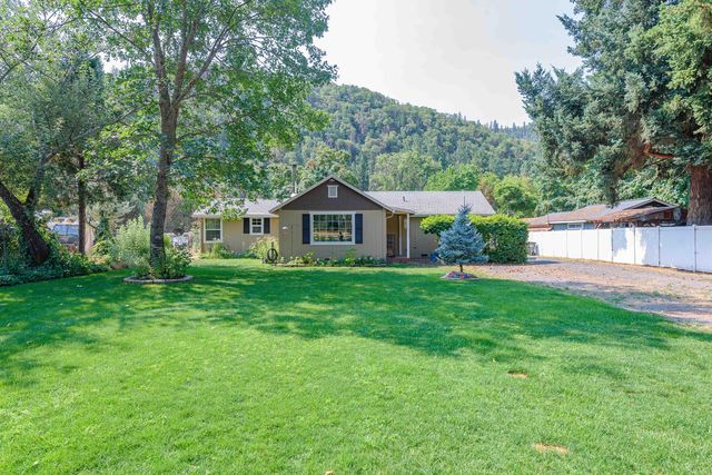 567 Rogue River Hwy, Gold Hill, OR 97525