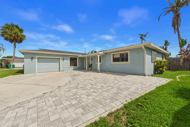 918 Bluewater Dr, Indian Harbour Beach, FL 32937