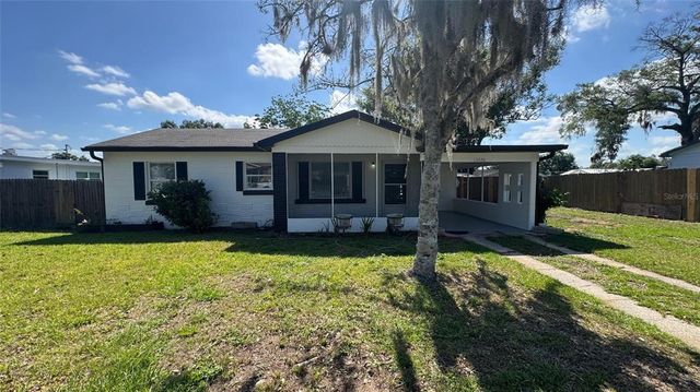 13920 3rd St, Dade City, FL 33525