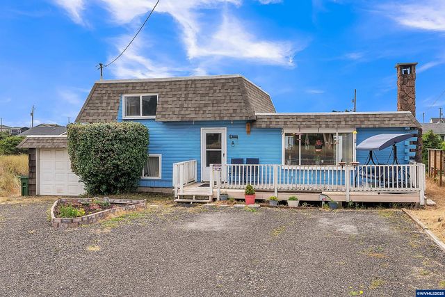 1214 NW Parker Ave, Waldport, OR 97394