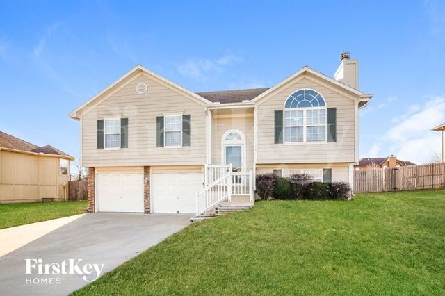706 Derby St, Raymore, MO 64083