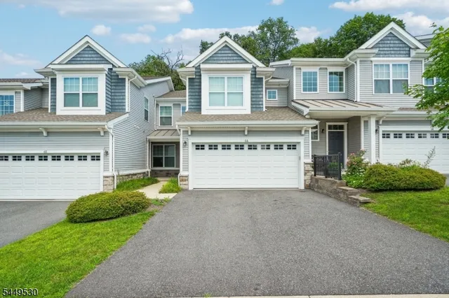 66 Lupine Ln, Hackettstown, NJ 07840