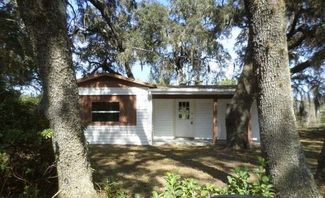 106 Pennsylvania Ave, Pomona Park, FL 32181