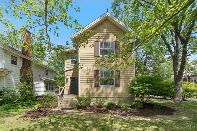 6606 Murray Ave, Cincinnati, OH 45227