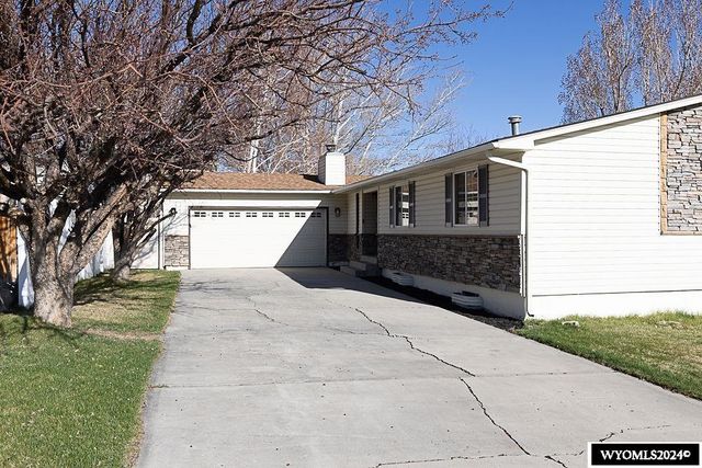 625 Hackberry St, Green River, WY 82935