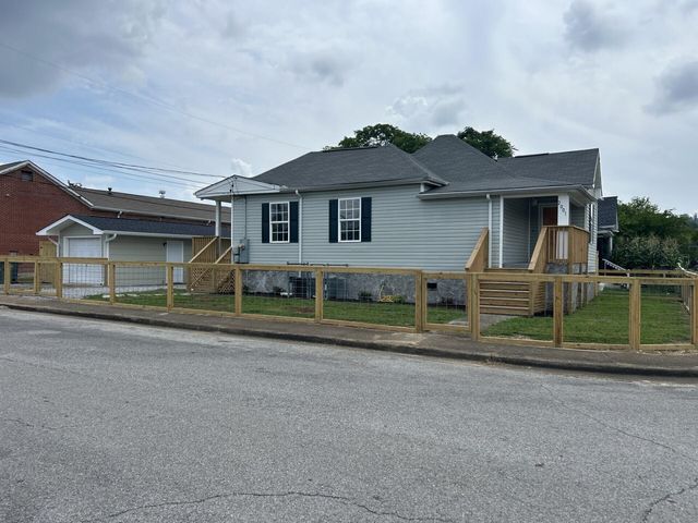 2001 Sharp St, Chattanooga, TN 37404