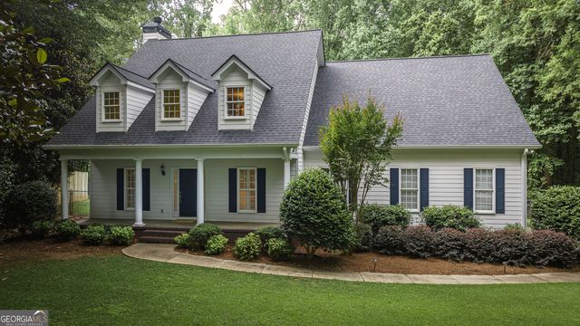 325 Twin Oaks Cir, Bogart, GA 30622