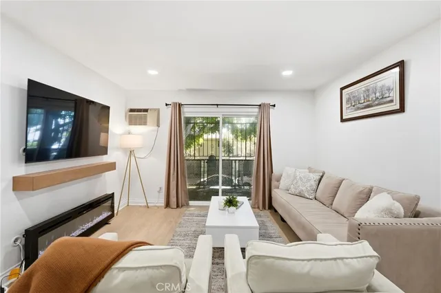 6904 Radford Ave #5, North Hollywood, CA 91605
