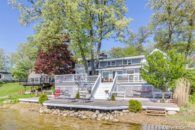 13945 Sunset Shores Dr, Cedar Springs, MI 49319