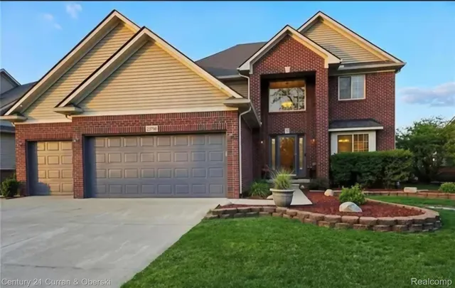 23756 Waterview Dr, New Boston, MI 48164