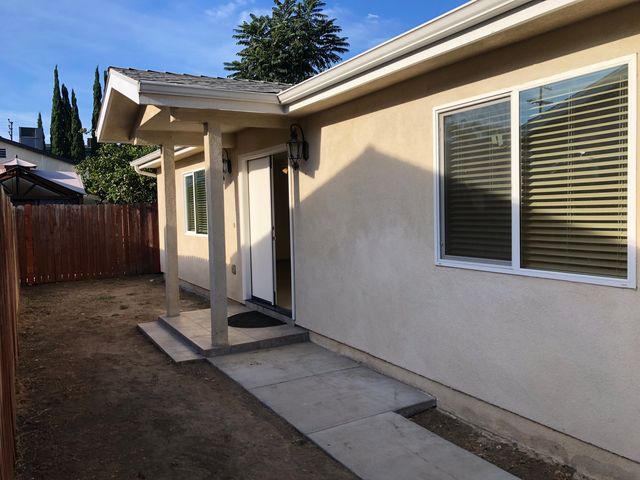 6833 Vesper Ave, Van Nuys, CA 91405