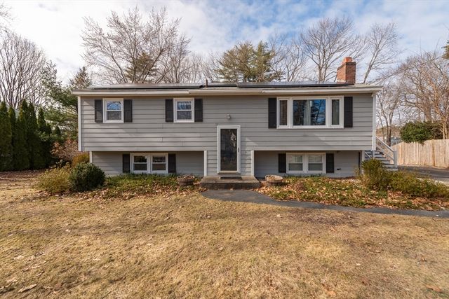 30 Haskell Rd, Pepperell, MA 01463