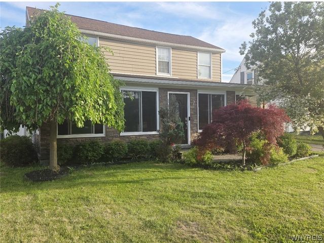 7 Lindbergh Ct, Buffalo, NY 14225