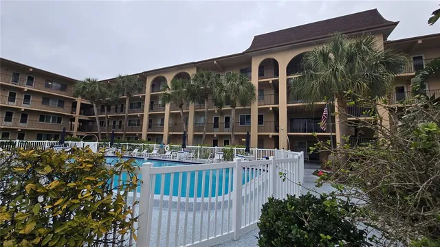 2525 W  Bay Dr #C33, Belleair Bluffs, FL 33770