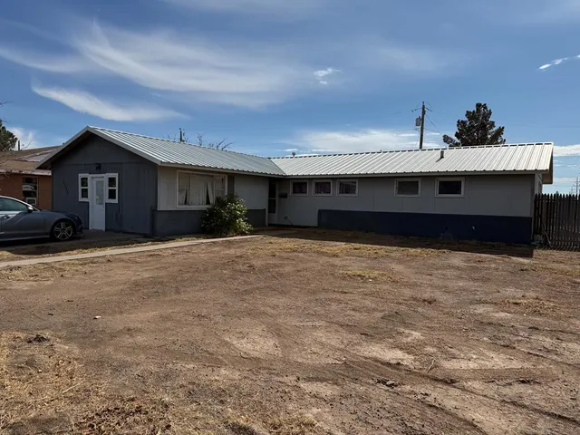 2226 Nebraska St, Pecos, TX 79772
