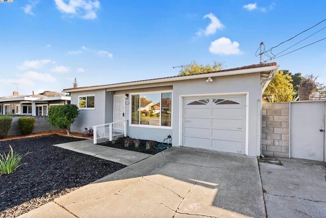 1304 Hollyburne Ave, Menlo Park, CA 94025