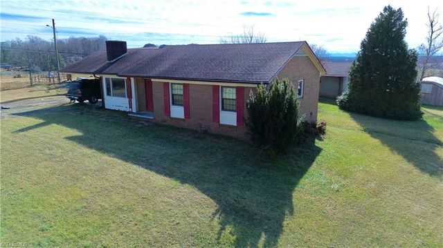 8621 Austin Traphill Rd, Traphill, NC 28685