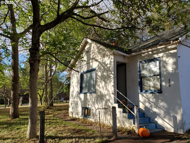 206 E  Franklin St, Bingen, WA 98605
