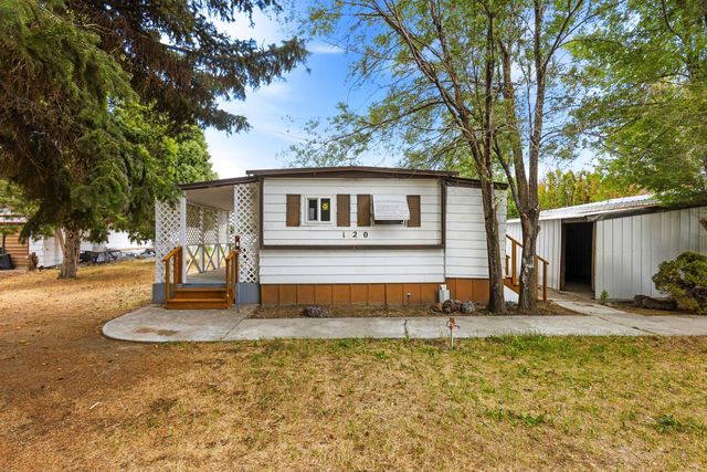 120 Parker Ave, Blackfoot, ID 83221