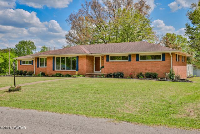 210 Lankford St, Bruceton, TN 38317