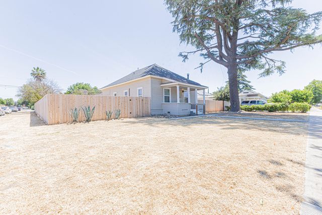 125 N  L St, Madera, CA 93637