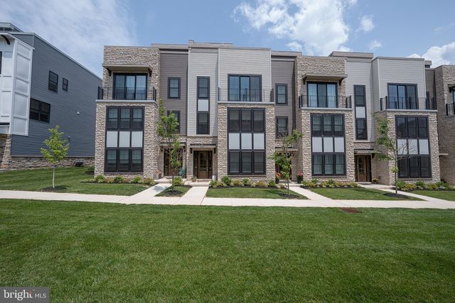 345 Horseshoe Trl #16B, Newtown Square, PA 19073