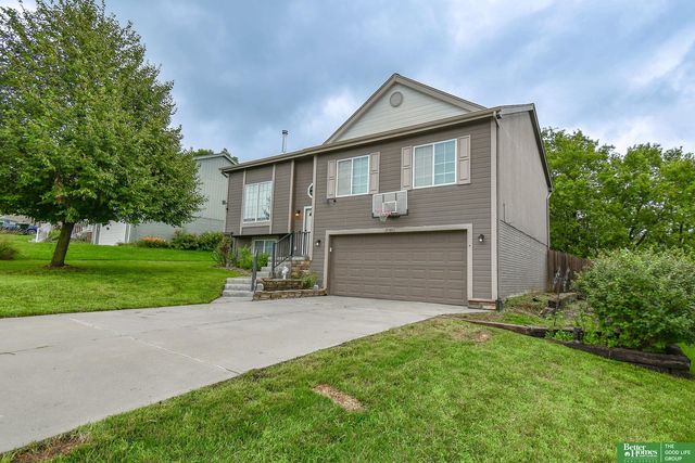 11303 S  210th Ave, Gretna, NE 68028