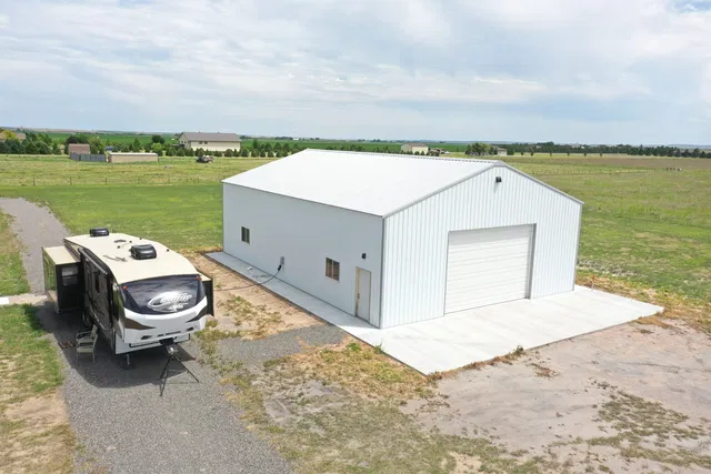 73687 Sierra Rd, Imperial, NE 69033
