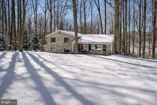 3660 Buttonwood Dr, Doylestown, PA 18902