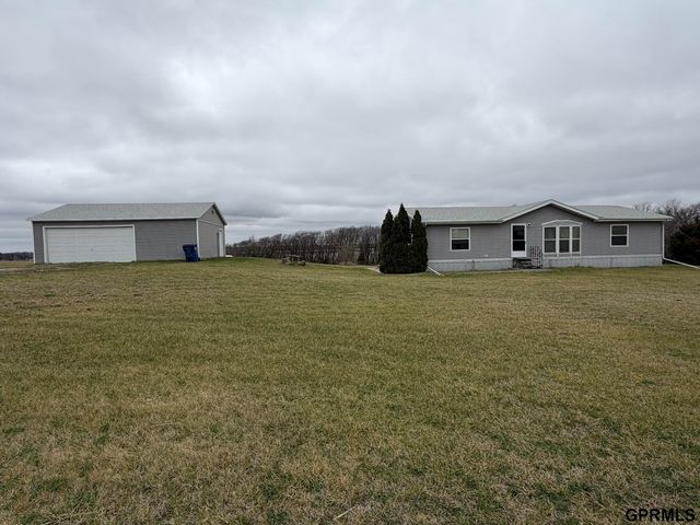437 County Road 2300, Crete, NE 68333