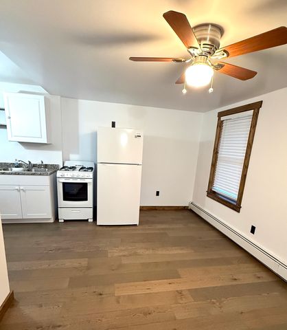 1015 15th St #1, Cody, WY 82414