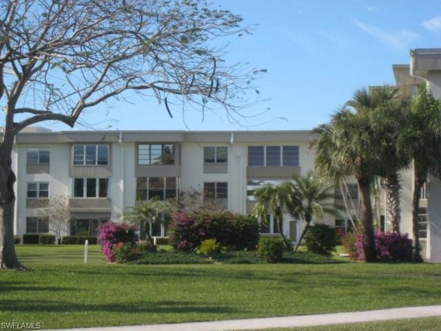 1828 Pine Valley Dr #302, Fort Myers, FL 33907