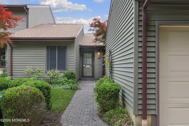 33 Andover Court, Red Bank, NJ 07701