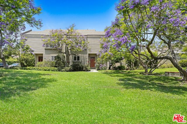49 Village Pkwy, Santa Monica, CA 90405