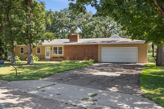 1427 Lori Ave, Detroit Lakes, MN 56501