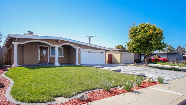 1739 Spring St, Mountain View, CA 94043