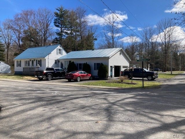 2104 Vienna Rd, Blossvale, NY 13308