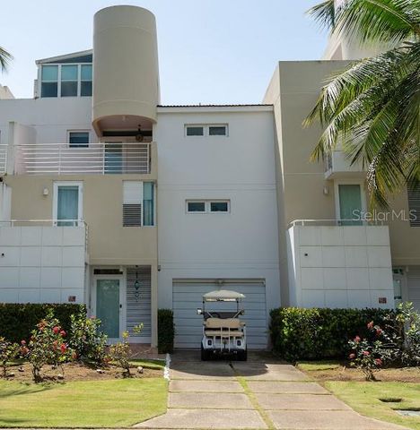 66 2nd St, Dorado, PR 00646