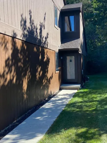 623 Echo Ct, Saline, MI 48176